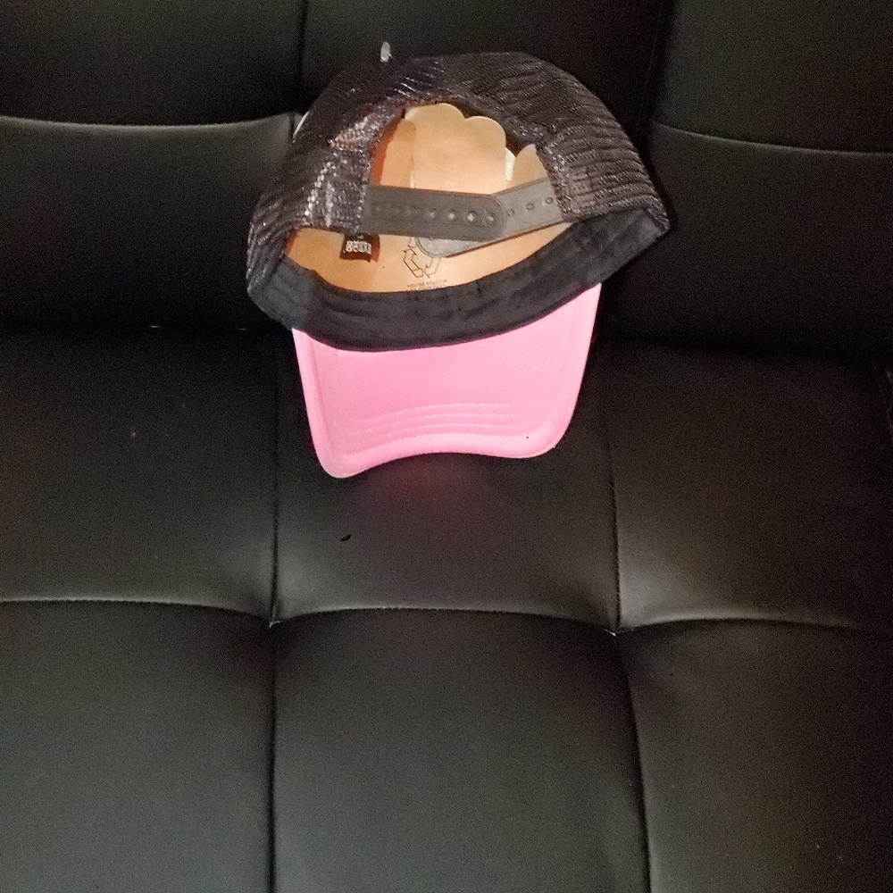 Volcom Trucker hat - Picture 4 of 4